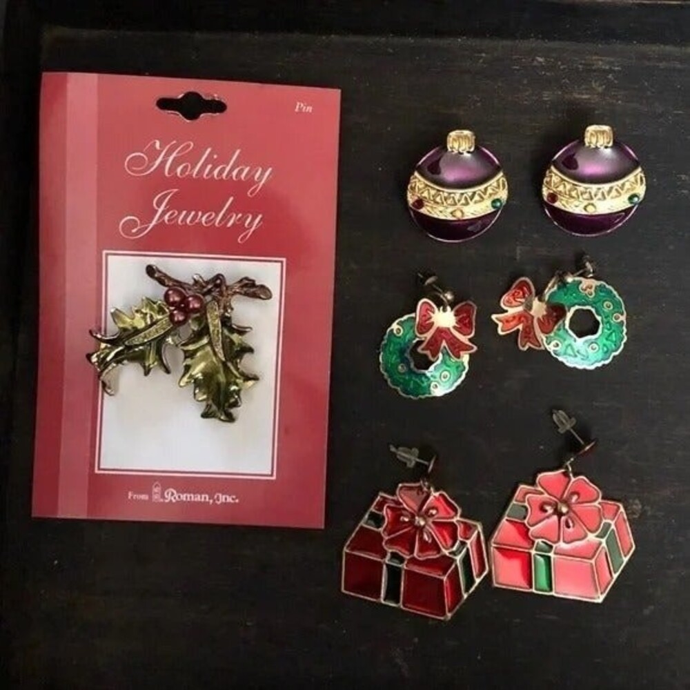 Holiday Broach & Metal Earring Set - 7 Pieces